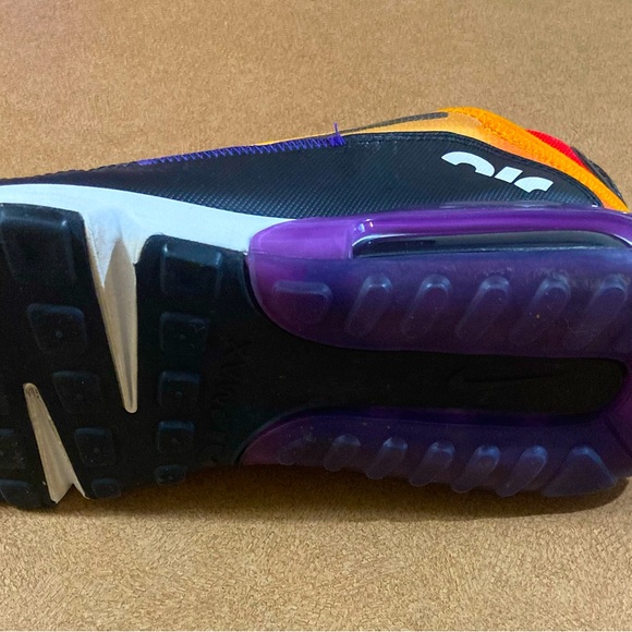 NIKE AIR MAX 2090 - Picture 8 of 8